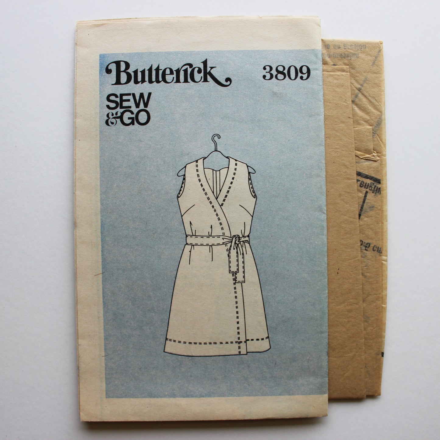 1970s Butterick 3809 Sewing Pattern Misses Jumper Size 12