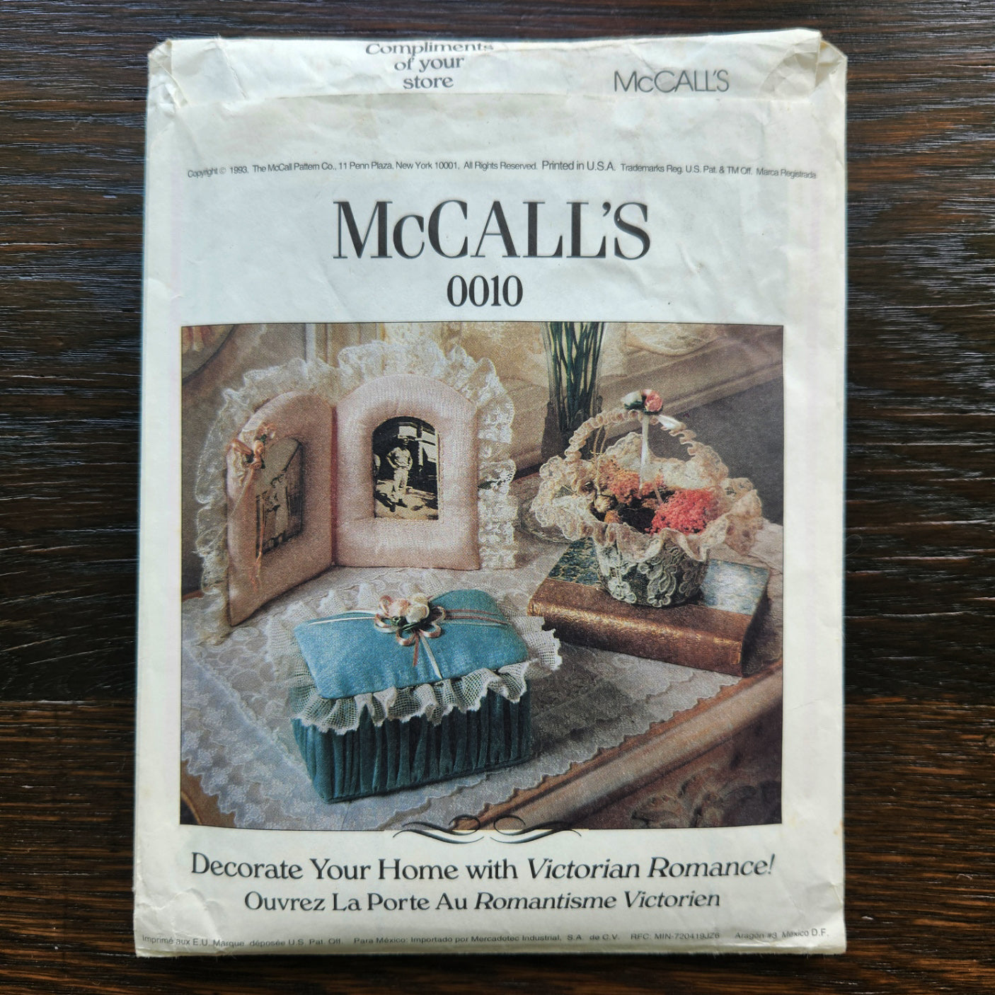McCall's 00100 Sewing Pattern Victorian Decor Accessories