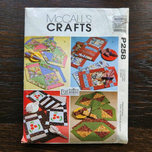 McCall's P258 Sewing Pattern Runners Placemats Napkins