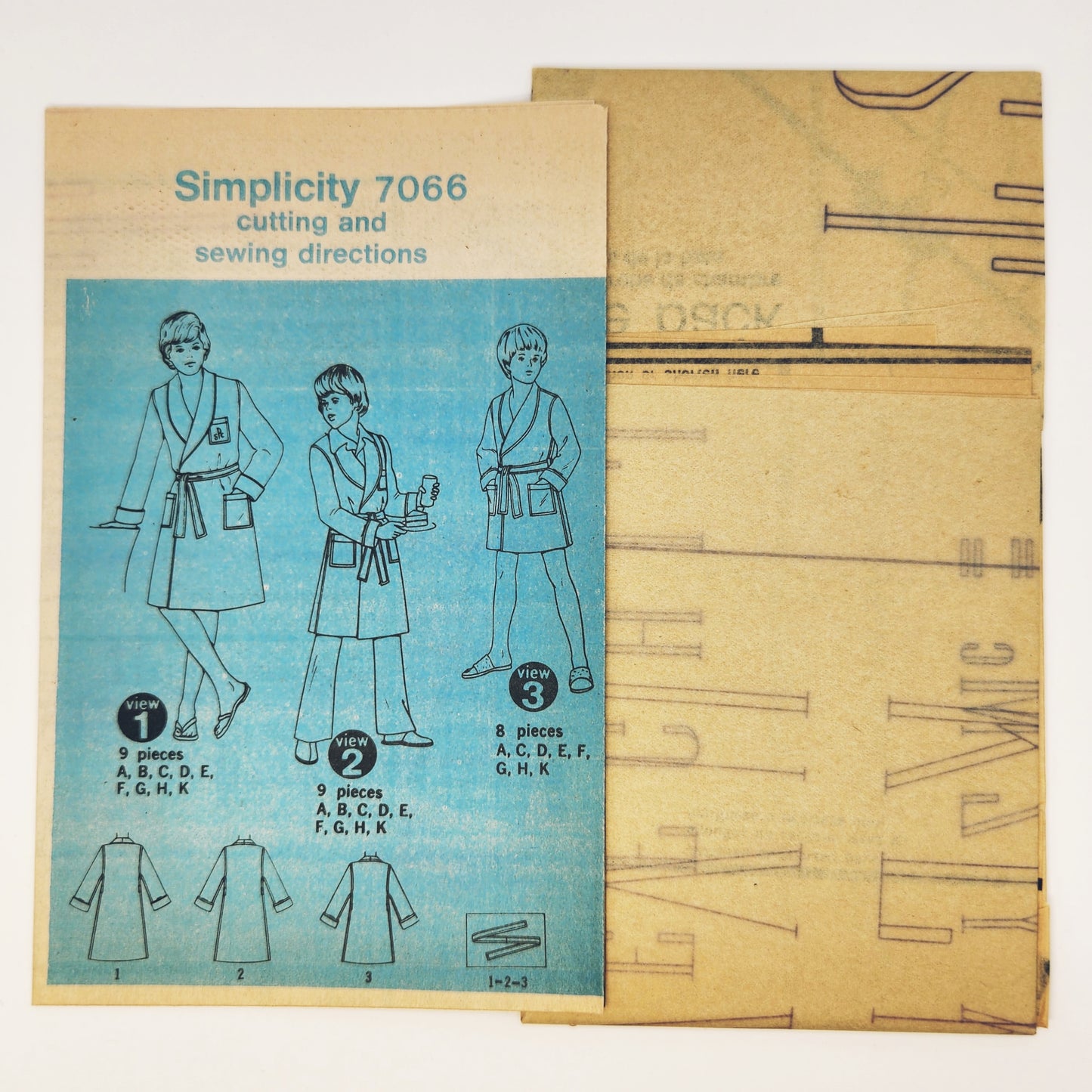 1975 Simplicity Pattern 7066 Boys Robe Two Lengths Size 6